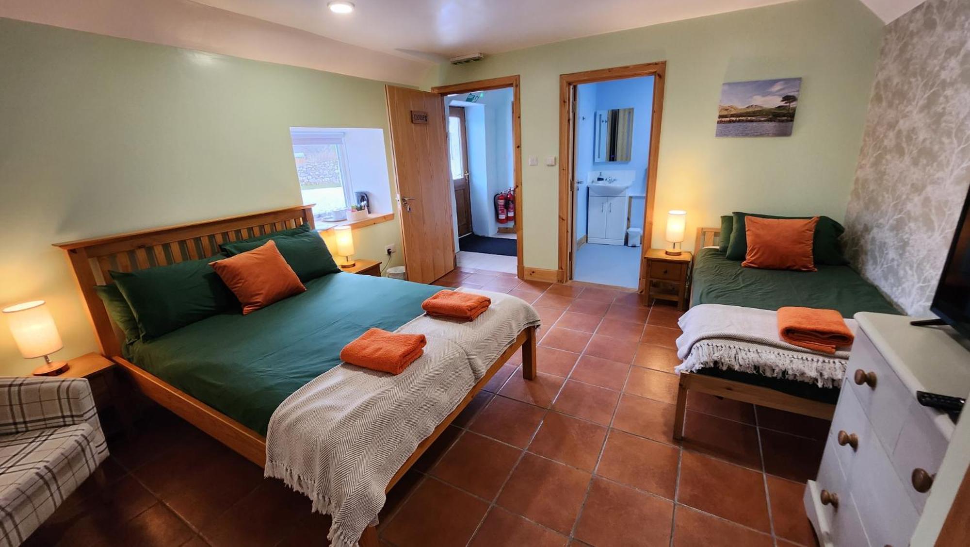 Inchnadamph Explorers Lodge Экстерьер фото