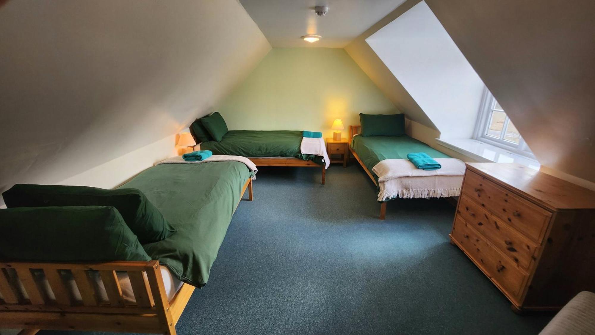 Inchnadamph Explorers Lodge Экстерьер фото