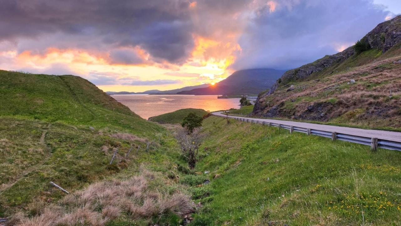 Inchnadamph Explorers Lodge Экстерьер фото