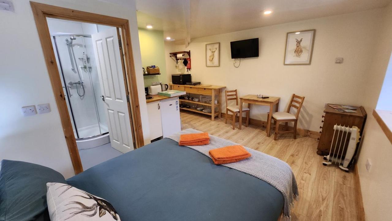Inchnadamph Explorers Lodge Экстерьер фото