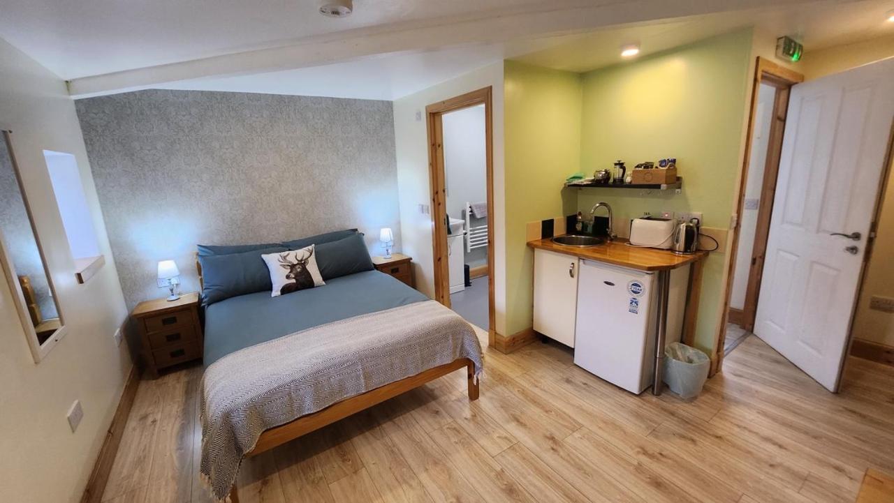 Inchnadamph Explorers Lodge Экстерьер фото